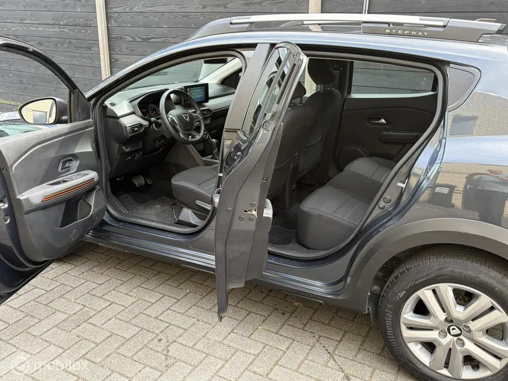Dacia Sandero 1.0 TCe 90 Comfort Clima uit 2022, foto 13