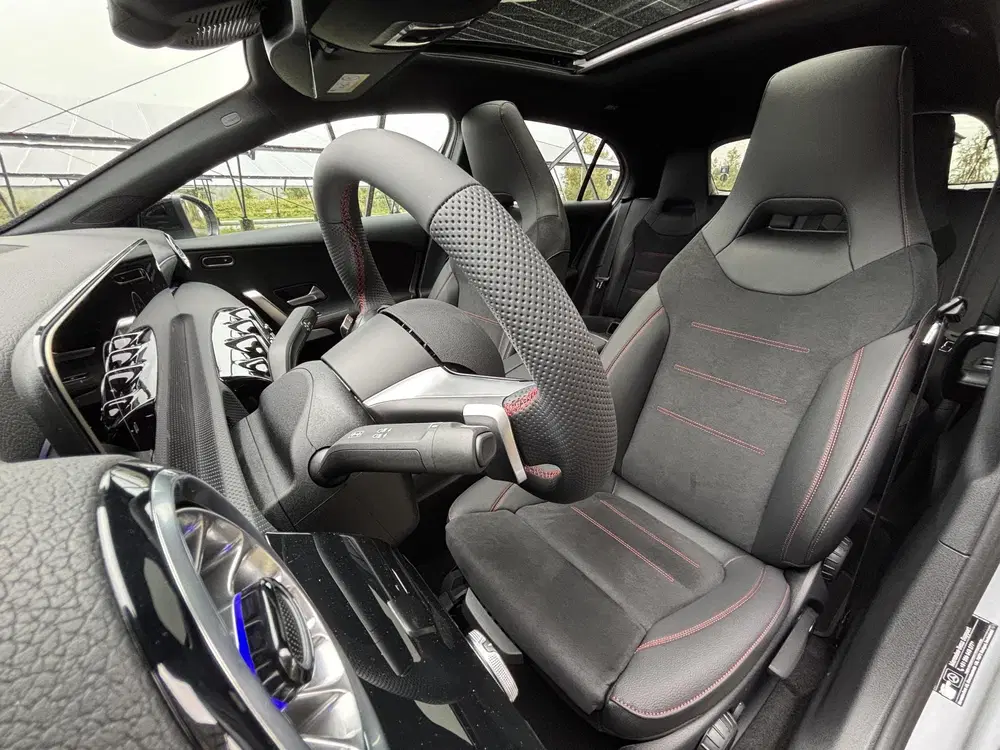 Mercedes-Benz A-Klasse 180 Business Solution AMG uit 2025, foto 10
