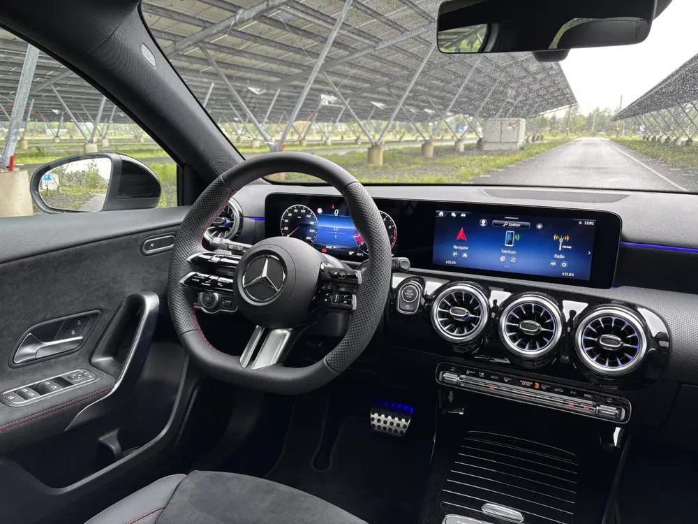 Mercedes-Benz A-Klasse 180 Business Solution AMG uit 2025, foto 12