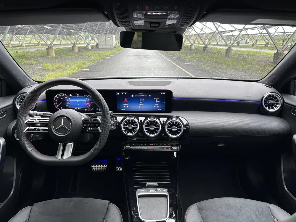 Mercedes-Benz A-Klasse 180 Business Solution AMG uit 2025, foto 13