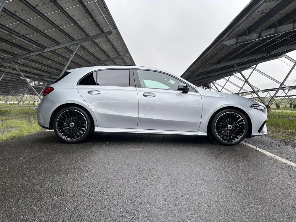 Mercedes-Benz A-Klasse 180 Business Solution AMG uit 2025, foto 4