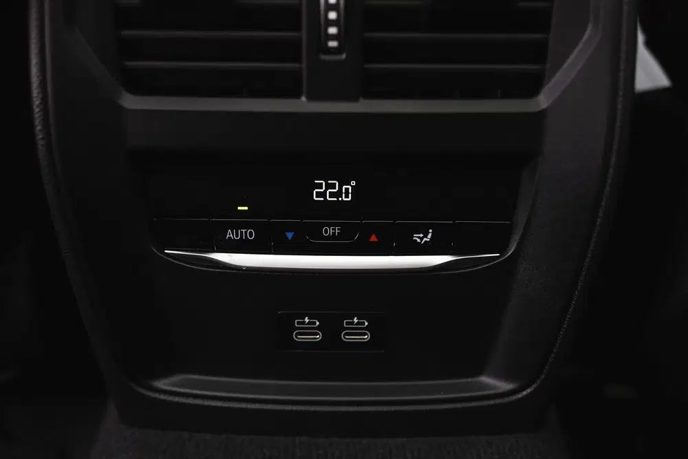 BMW 3-serie 330e M Sport Automaat uit 2024, foto 12