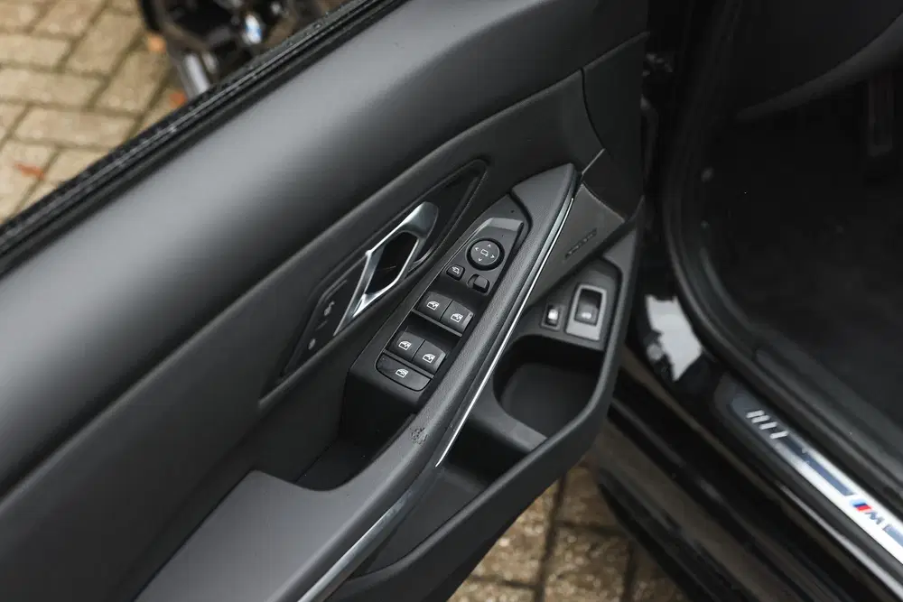 BMW 3-serie 330e M Sport Automaat uit 2024, foto 14
