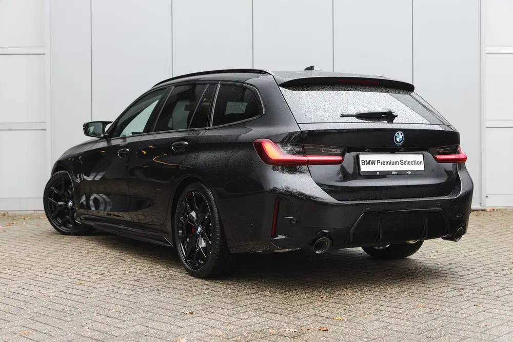 BMW 3-serie 330e M Sport Automaat uit 2024, foto 2