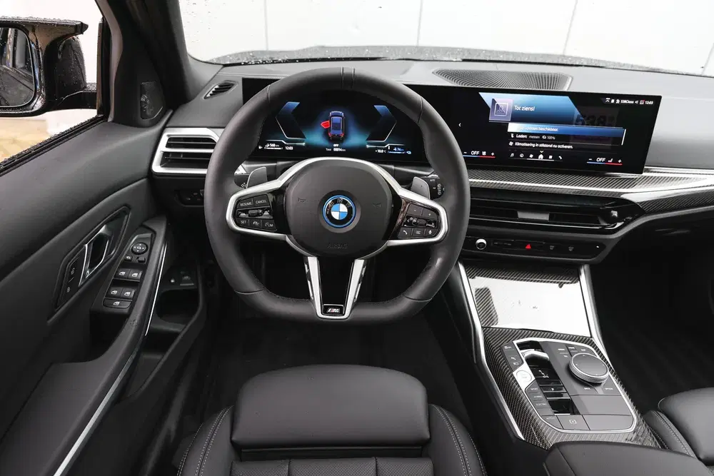 BMW 3-serie 330e M Sport Automaat uit 2024, foto 3
