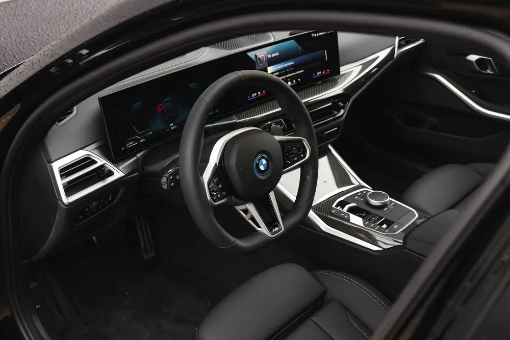BMW 3-serie 330e M Sport Automaat uit 2024, foto 9