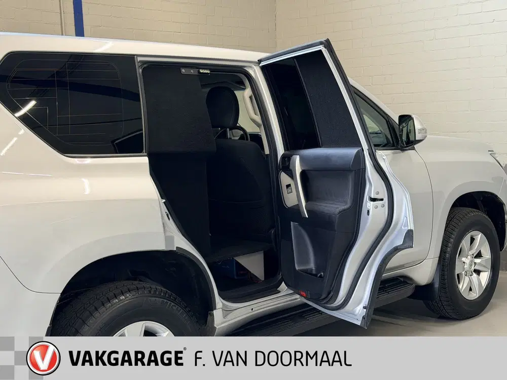 Toyota Land Cruiser 2.8 D-4D-F Challenger SRWV Automaat uit 2019, foto 10