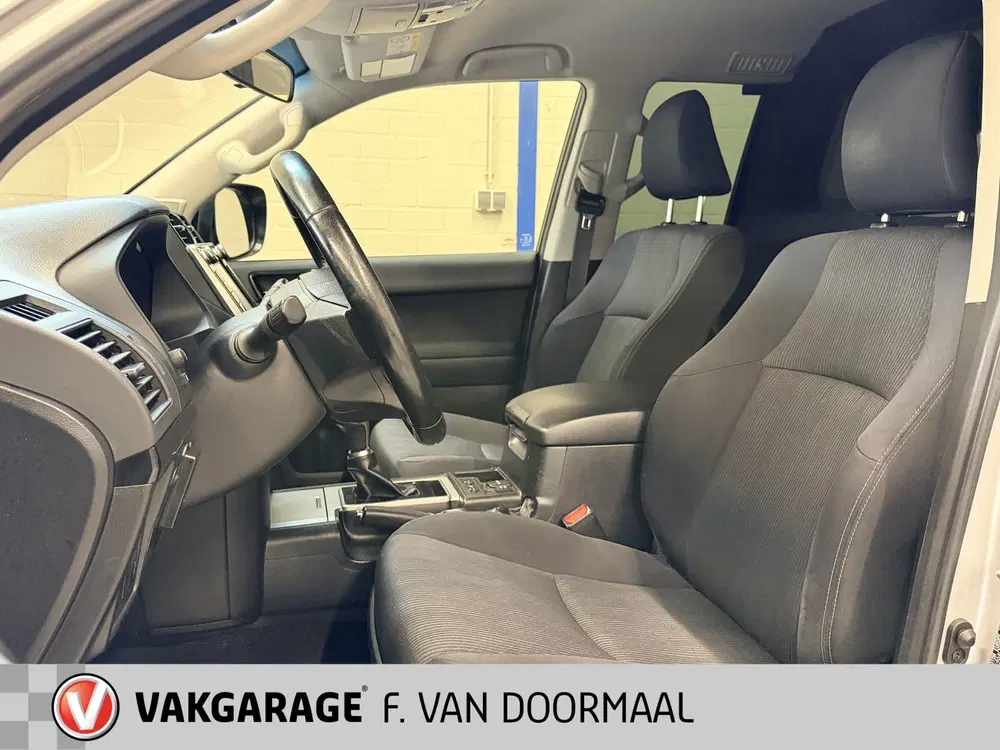 Toyota Land Cruiser 2.8 D-4D-F Challenger SRWV Automaat uit 2019, foto 11