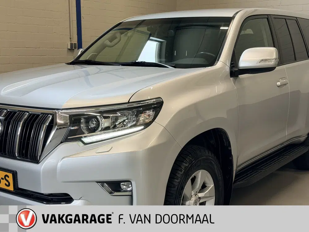 Toyota Land Cruiser 2.8 D-4D-F Challenger SRWV Automaat uit 2019, foto 3