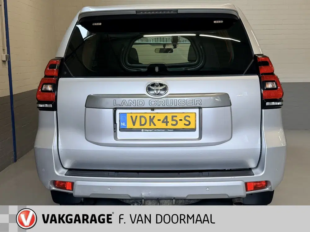 Toyota Land Cruiser 2.8 D-4D-F Challenger SRWV Automaat uit 2019, foto 8