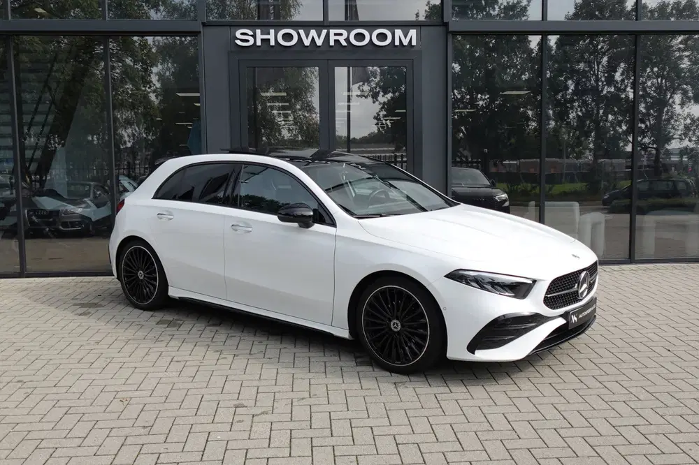 Mercedes-Benz A-Klasse 180 AMG Line PANO SFEER CAM uit 2023, foto 13