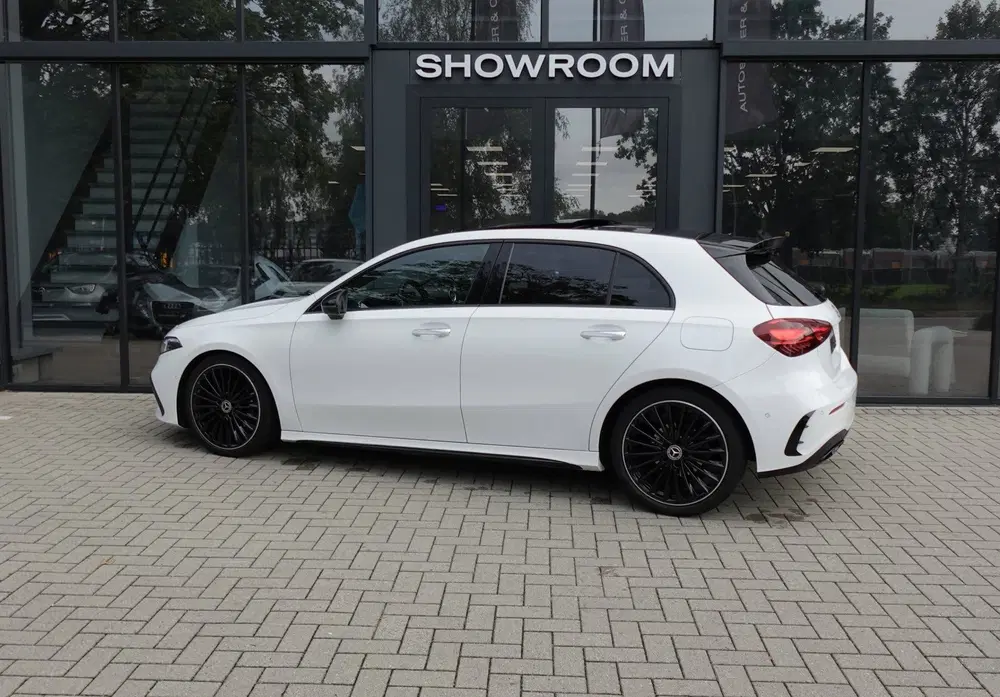 Mercedes-Benz A-Klasse 180 AMG Line PANO SFEER CAM uit 2023, foto 14