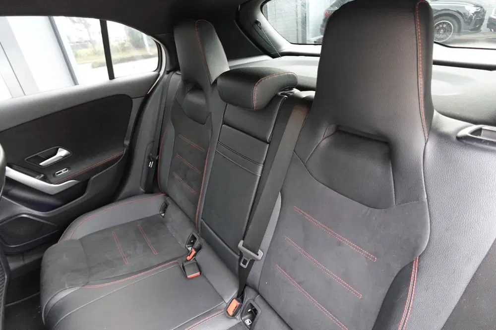 Mercedes-Benz A-Klasse 180 AMG Line PANO SFEER CAM uit 2023, foto 5