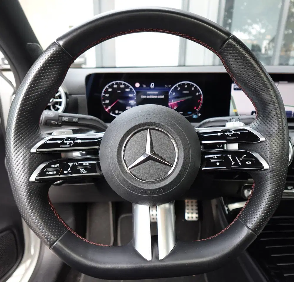 Mercedes-Benz A-Klasse 180 AMG Line PANO SFEER CAM uit 2023, foto 9