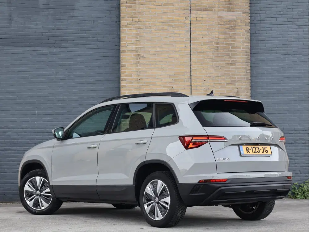 Skoda Karoq 1.5 TSI DSG Business Edition Plus uit 2022, foto 2
