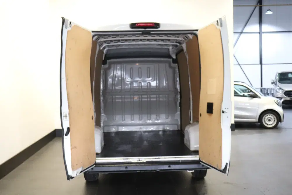 Peugeot Boxer 2.2 BlueHDi L2H2 140PK uit 2020, foto 13