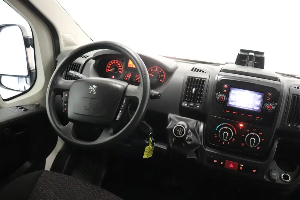 Peugeot Boxer 2.2 BlueHDi L2H2 140PK uit 2020, foto 3
