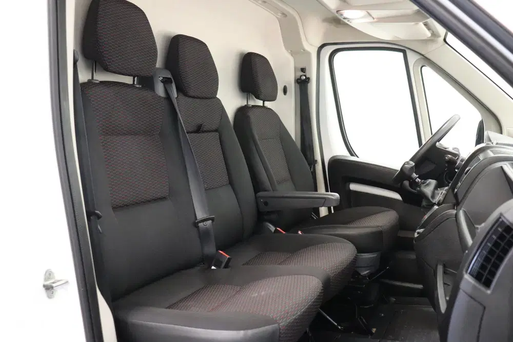 Peugeot Boxer 2.2 BlueHDi L2H2 140PK uit 2020, foto 5