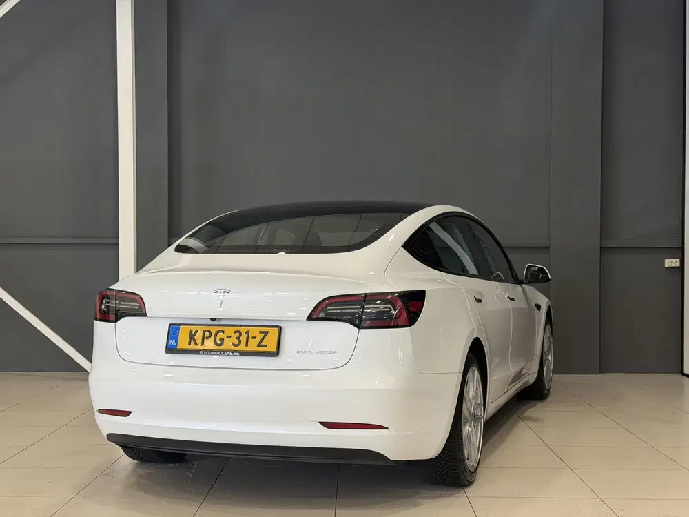 Tesla Model 3 Long Range AWD 75 kWh uit 2022, foto 4