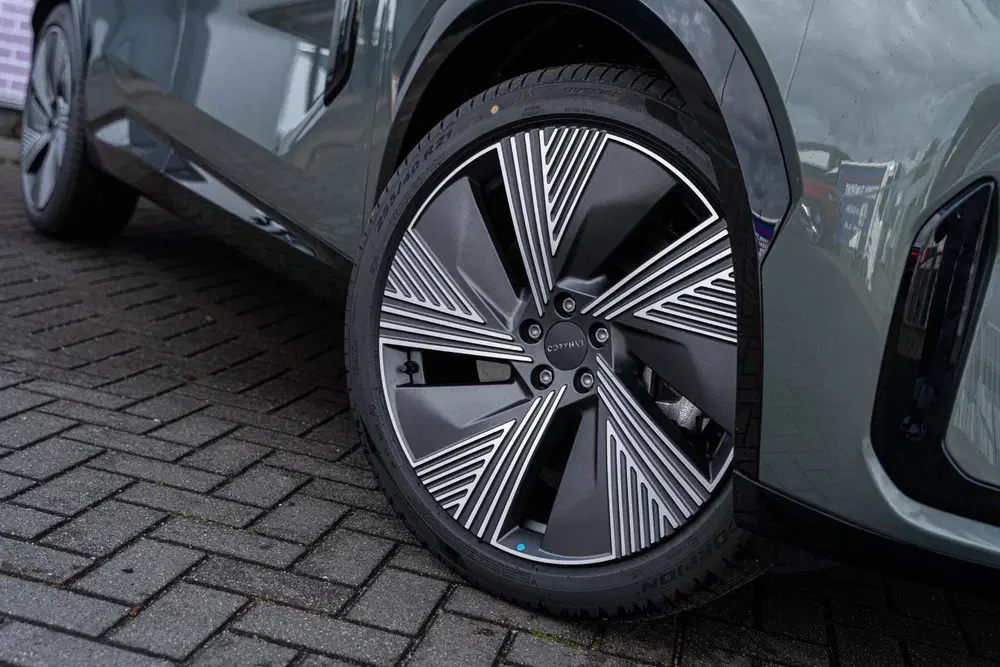 Lynk & Co 08 1.5 Plug-in Hybrid More uit 2025, foto 11