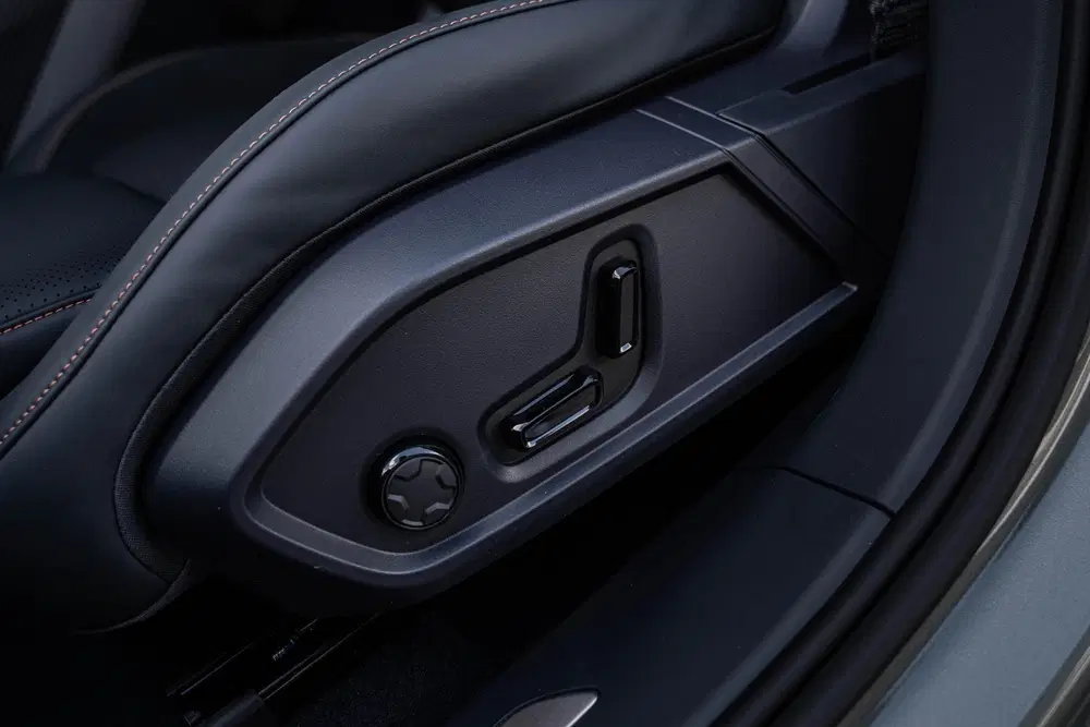 Lynk & Co 08 1.5 Plug-in Hybrid More uit 2025, foto 8