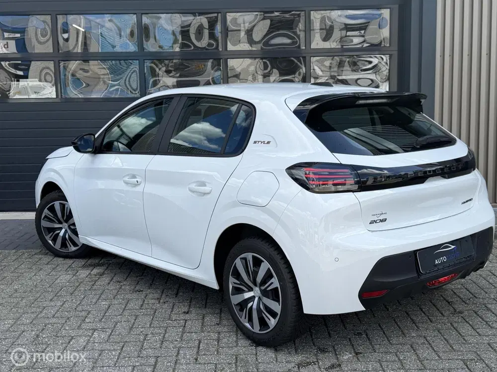 Peugeot 208 1.2 Hybrid 110 e-DCS6 Allure uit 2025, foto 4