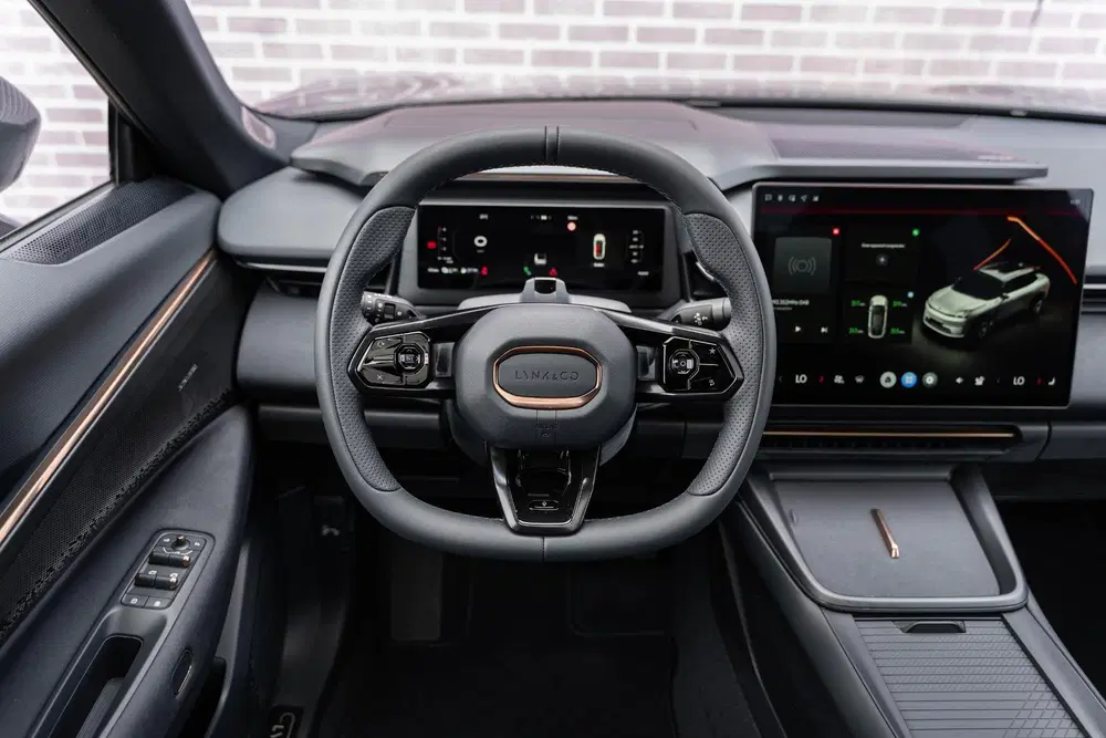 Lynk & Co 08 Plug-in Hybrid 1.5 More uit 2025, foto 15