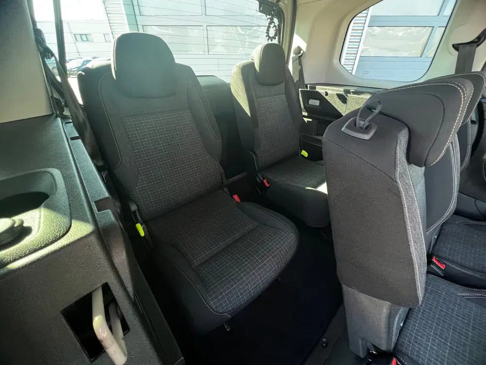 Peugeot Rifter 1.2 130PK PureTech GT uit 2022, foto 11