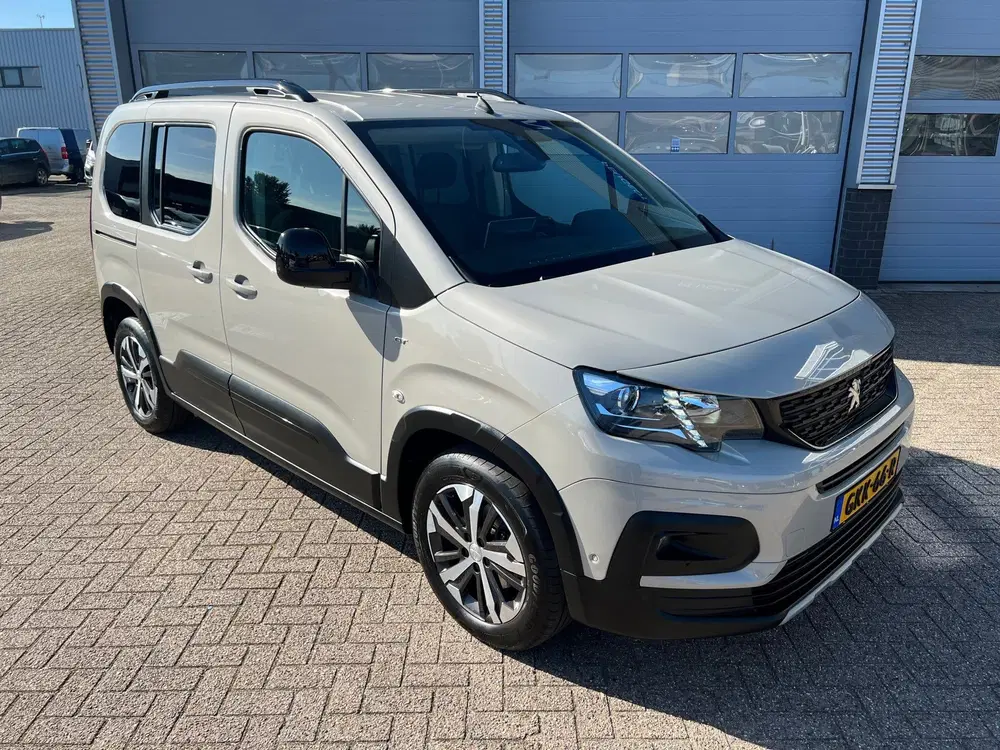Peugeot Rifter 1.2 130PK PureTech GT uit 2022, foto 2