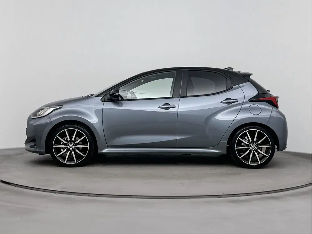 Toyota Yaris 1.5 Hybrid 130 GR SPORT PLUS PACK uit 2026, foto 3