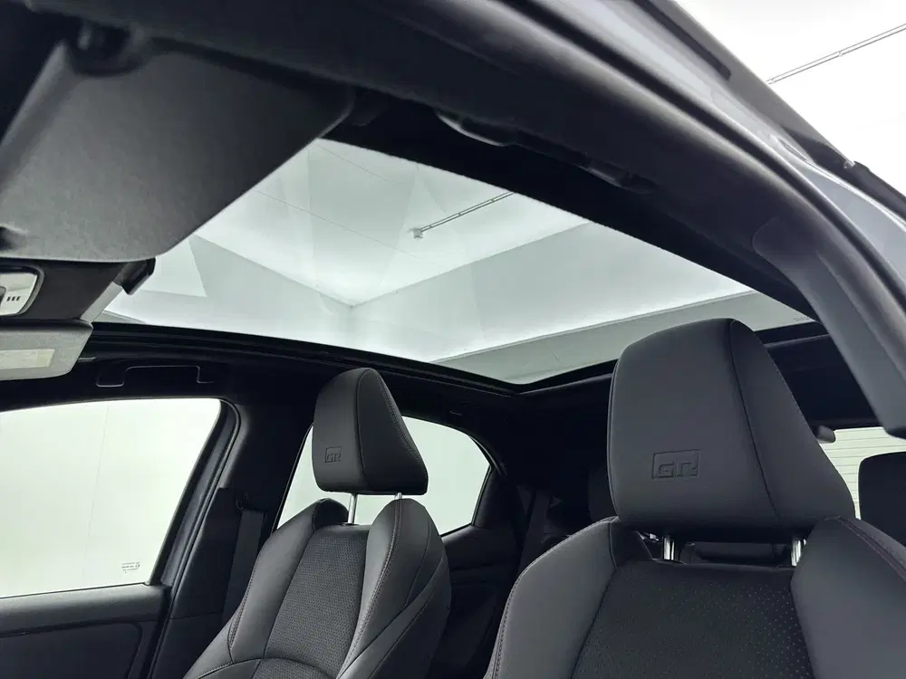 Toyota Yaris 1.5 Hybrid 130 GR SPORT PLUS PACK uit 2026, foto 4