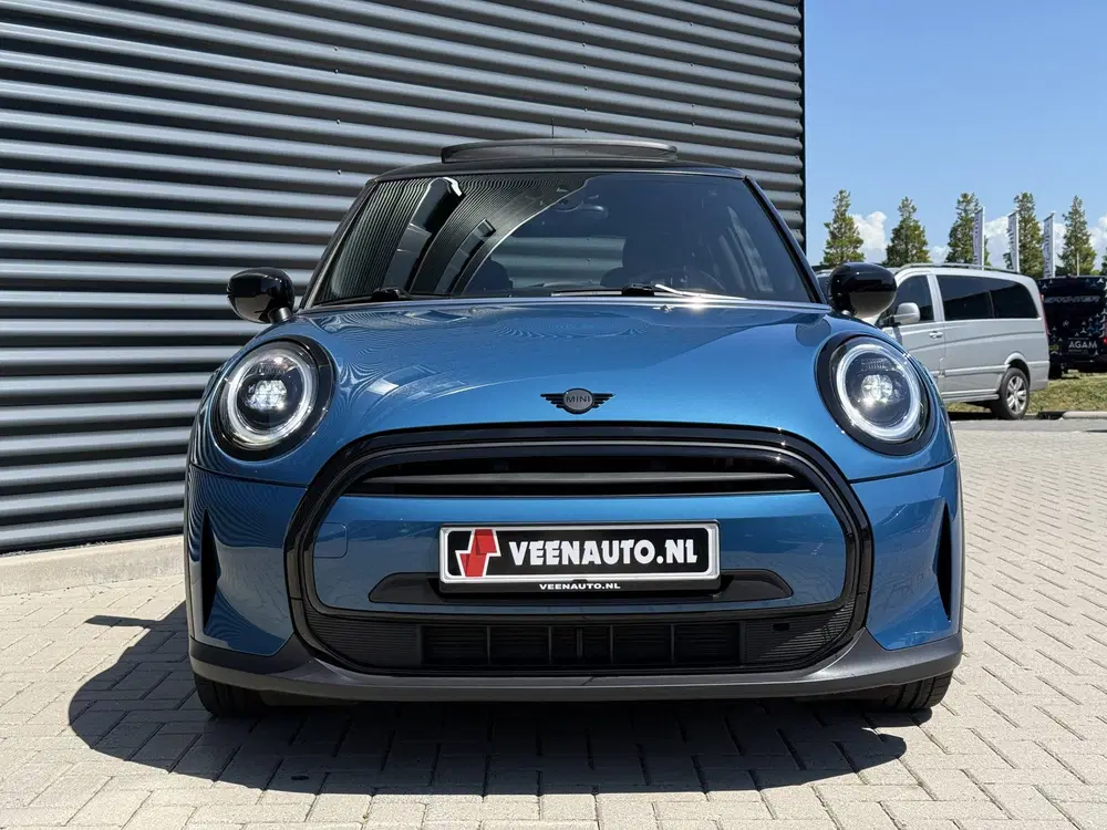 Mini Cooper 1.5 Cooper Pano uit 2022, foto 2