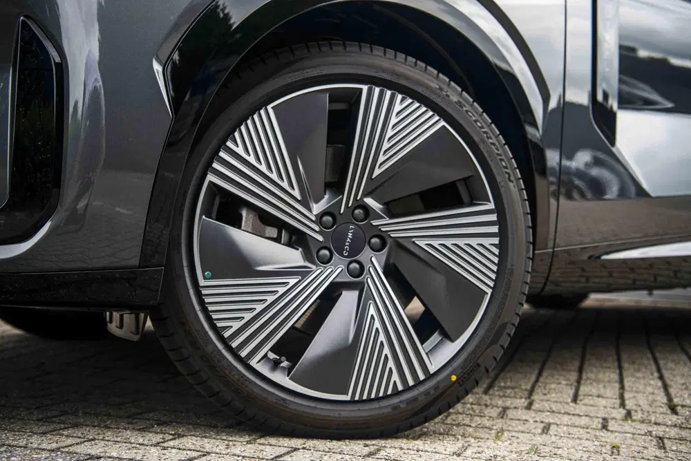 Lynk & Co 08 1.5 Plug-in Hybrid More uit 2025, foto 8