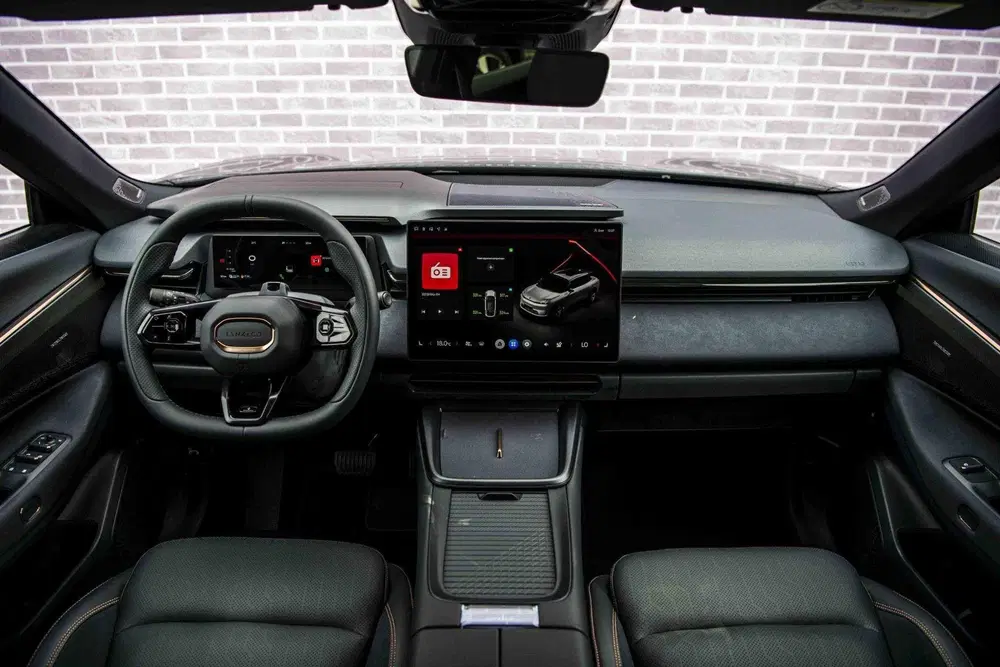 Lynk & Co 08 1.5 Plug-in Hybrid More uit 2025, foto 9