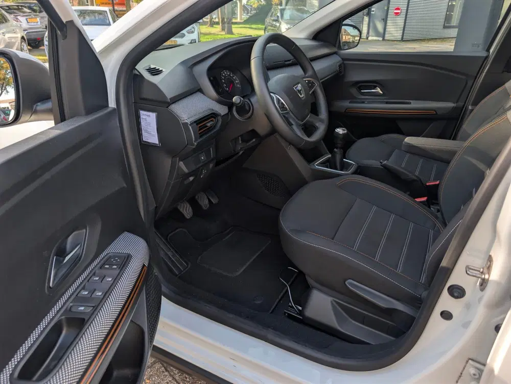 Dacia Sandero 1.0 TCe 90 Comfort uit 2022, foto 12