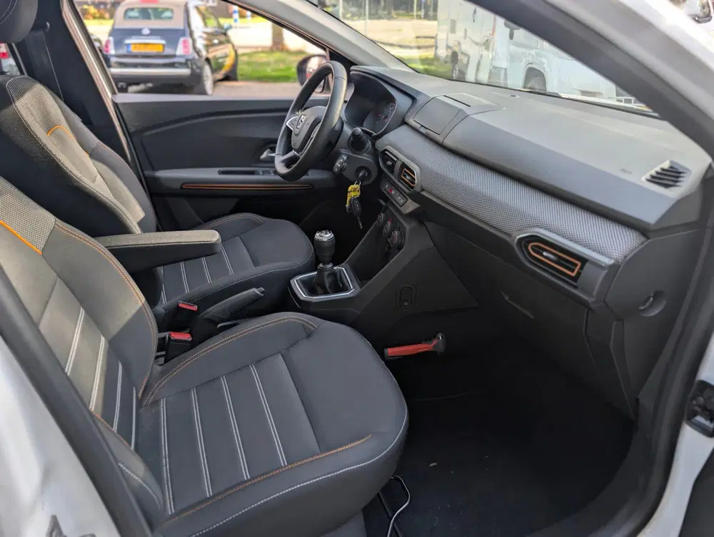 Dacia Sandero 1.0 TCe 90 Comfort uit 2022, foto 14
