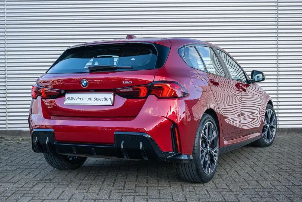 BMW 1-serie 120 M Sport Automaat uit 2025, foto 2