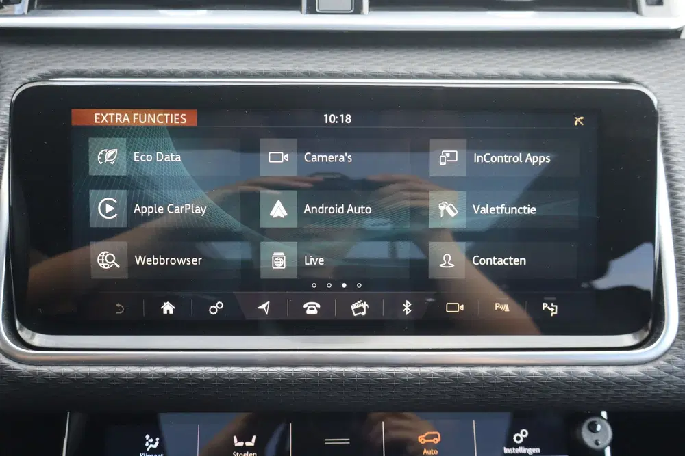 Land Rover Range Rover Velar 3.0 D300 AWD HSE Pano I Meridia uit 2019, foto 11