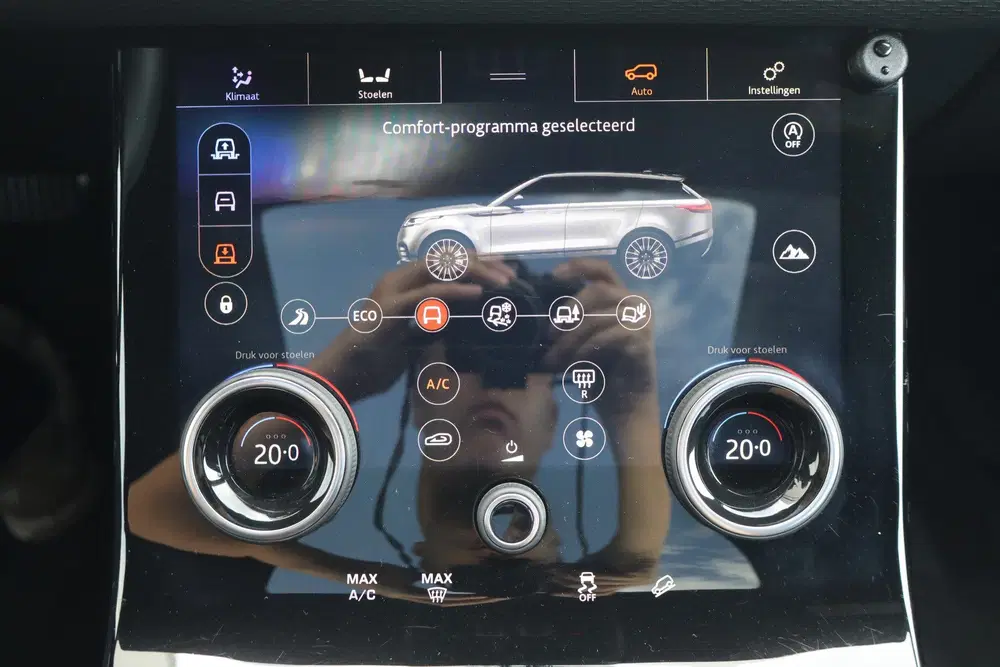 Land Rover Range Rover Velar 3.0 D300 AWD HSE Pano I Meridia uit 2019, foto 14