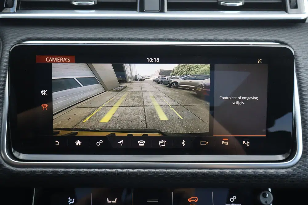Land Rover Range Rover Velar 3.0 D300 AWD HSE Pano I Meridia uit 2019, foto 9