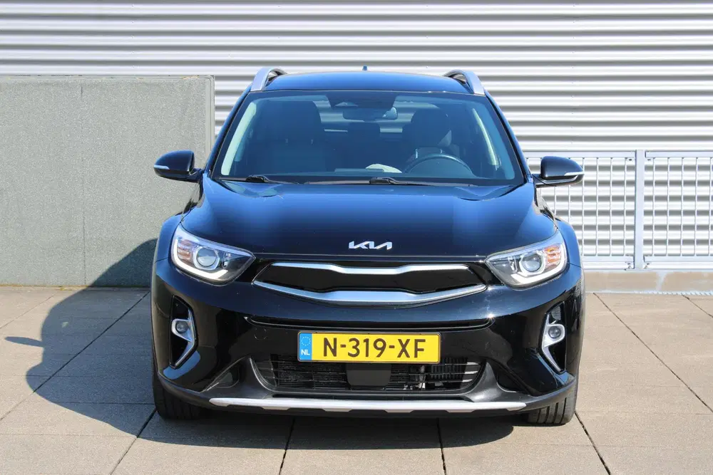 Kia Stonic 1.0 T-GDi MHEV DynamicPlusLine ACHTERUITRI uit 2022, foto 4