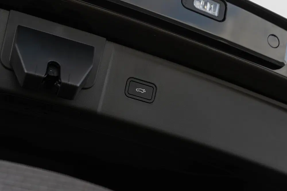 Lynk & Co 08 1.5 Plug-in Hybrid More uit 2025, foto 15