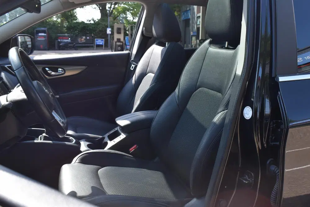 Nissan Qashqai 1.3 DIG-T Tekna Automaat uit 2020, foto 2