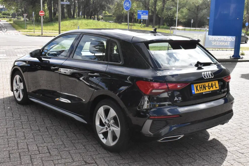 Audi A3 35 TFSI S edition S-line uit 2022, foto 3