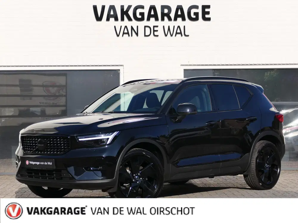 Volvo XC40 2.0 B3 Plus Black uit 2025