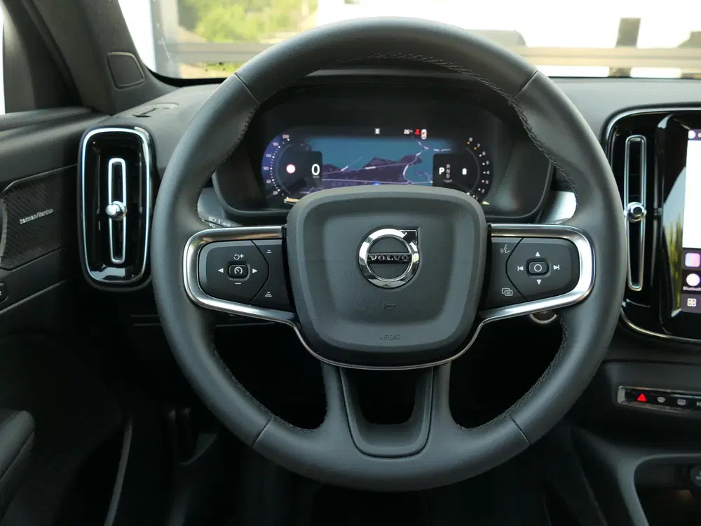Volvo XC40 2.0 B3 Plus Black uit 2025, foto 5
