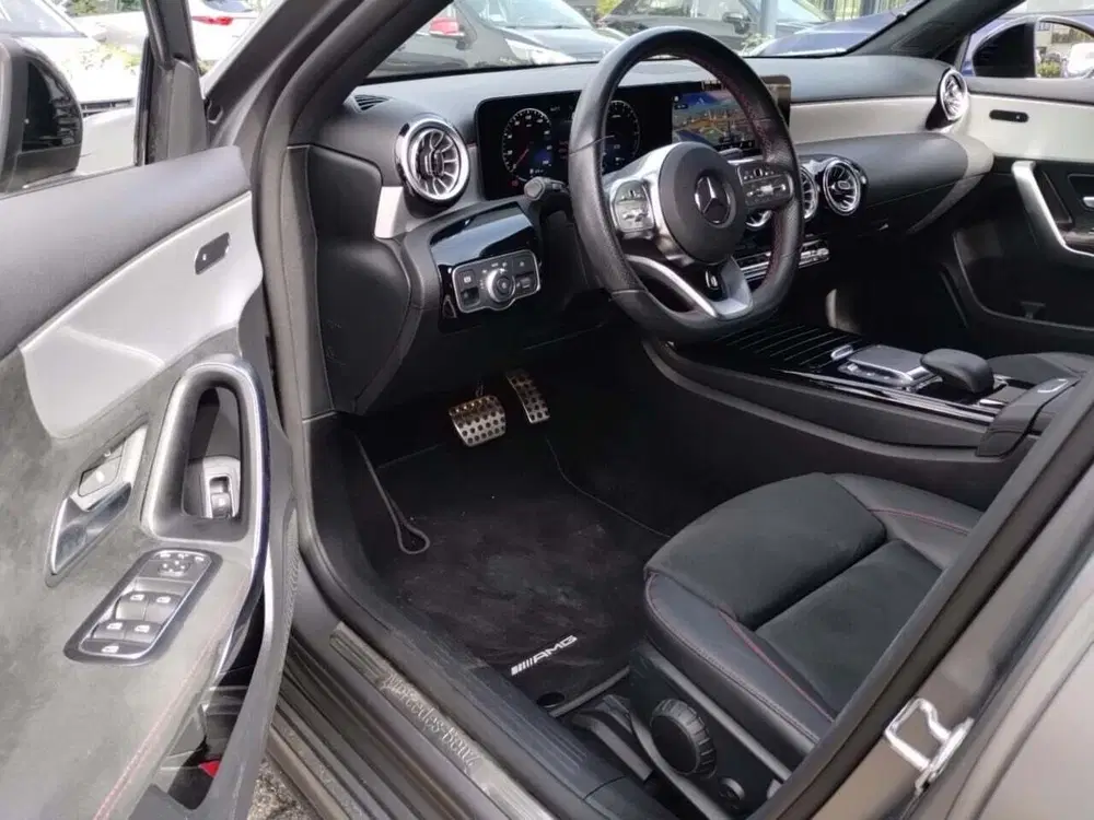 Mercedes-Benz A-Klasse 250 e Business Line AMG uit 2022, foto 3