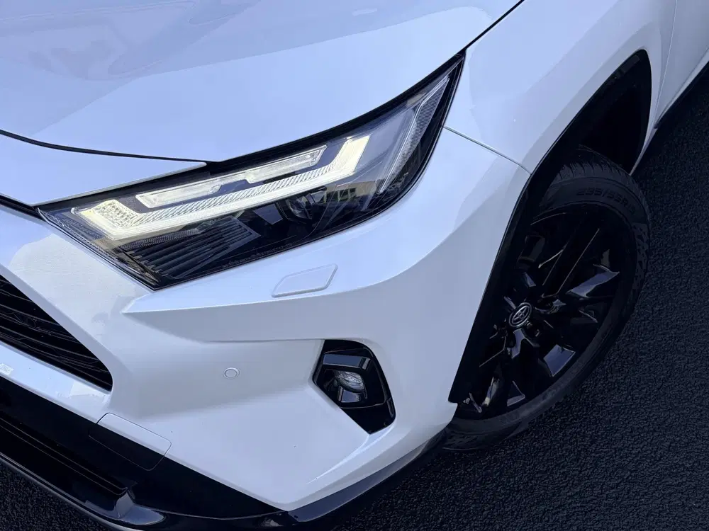 Toyota RAV 4 AWD Bi-tone Navigatie uit 2025, foto 5