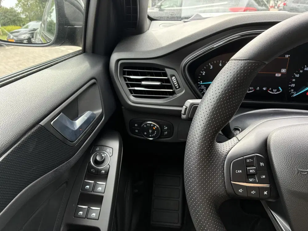 Ford Focus 1.0 EcoBoost Hybrid ST Line NAVIGATIE GROO uit 2023, foto 11