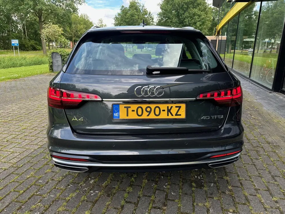 Audi A4 40 TFSI Launch edition Sport uit 2020, foto 11